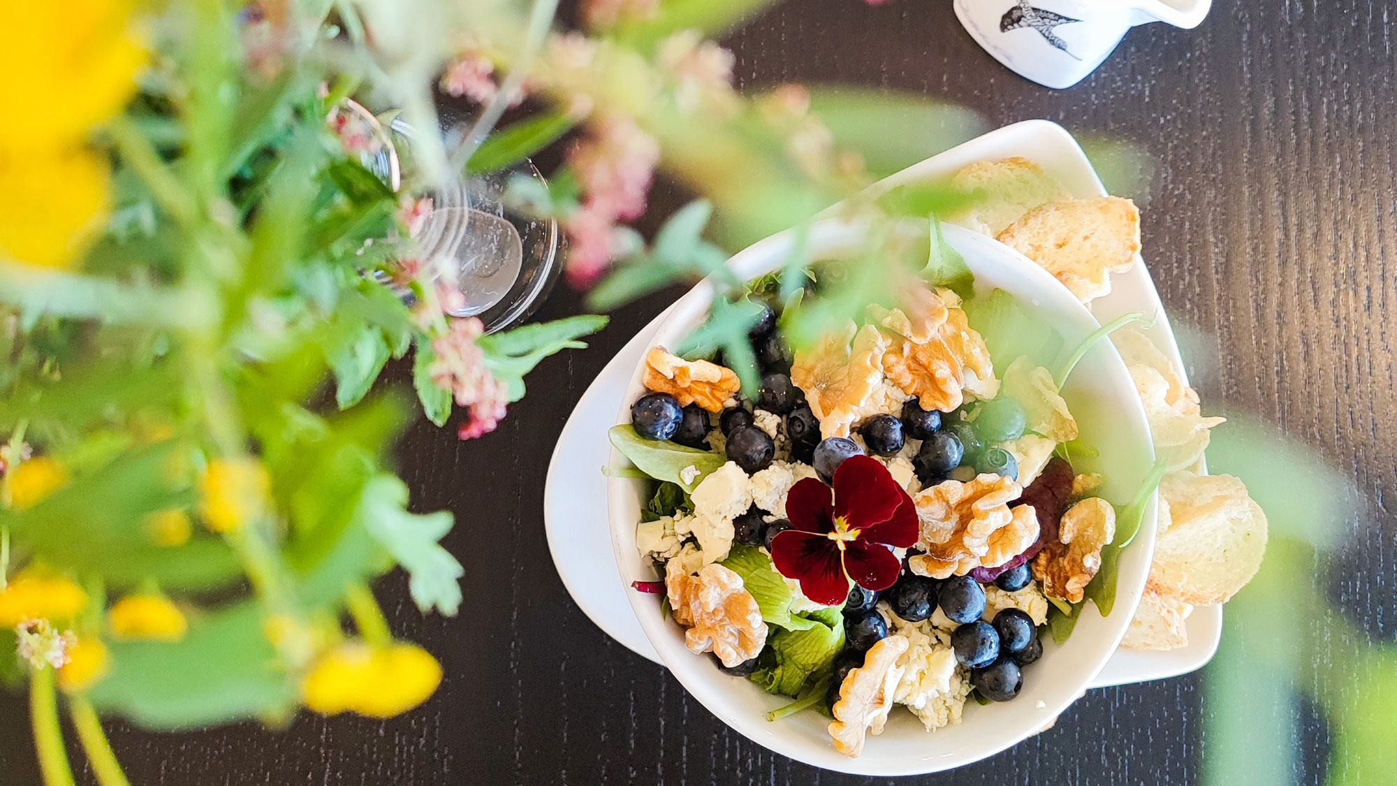 Jolie Lounge & Café